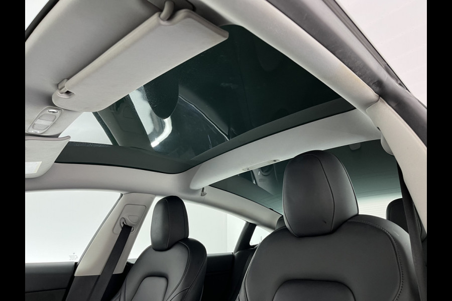 Tesla Model 3 Standard RWD Plus 60 kWh [ 3-Fase-11kW ] {SOH-92%} (INCL-BTW) Aut. *PANO | AUTOPILOT | LEATHER | KEYLESS | FULL-LED | MEMORY-PACK | TOPVIEW | DAB | CARPLAY | DIGI-COCKPIT | LANE-ASSIST | COMFORTSEATS | 19"ALU*