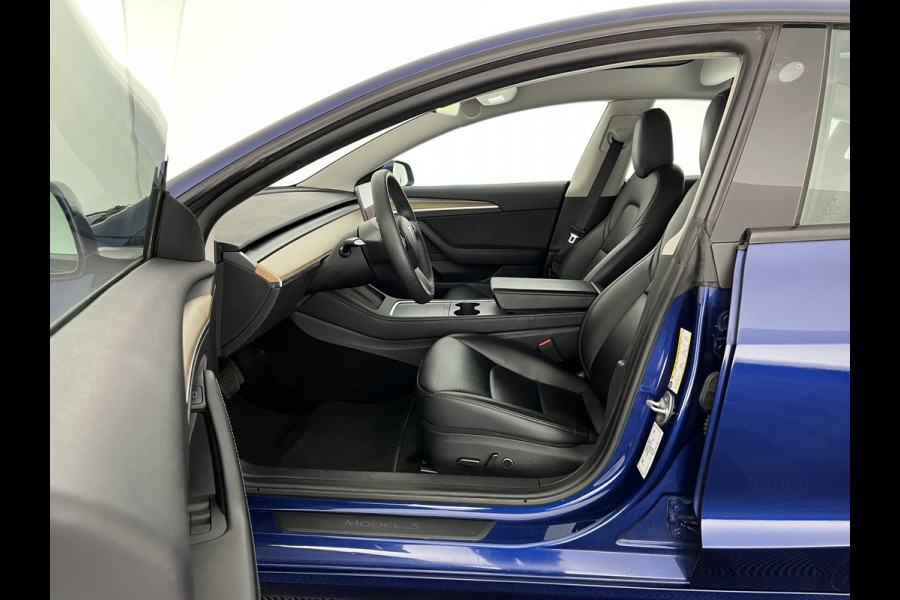 Tesla Model 3 Standard RWD Plus 60 kWh [ 3-Fase-11kW ] {SOH-92%} (INCL-BTW) Aut. *PANO | AUTOPILOT | LEATHER | KEYLESS | FULL-LED | MEMORY-PACK | TOPVIEW | DAB | CARPLAY | DIGI-COCKPIT | LANE-ASSIST | COMFORTSEATS | 19"ALU*