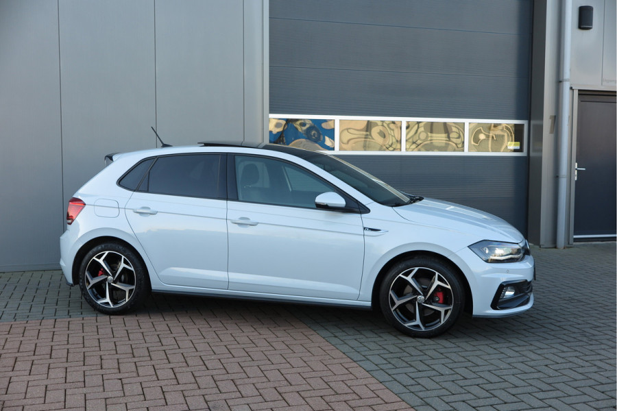 Volkswagen Polo 1.5 TSI 150pk DSG 3x R-line Highline Led , Panorama schuifdak, Virtual cockpit , Stoelverwarming , PDC, DAB+, Carplay, Achteruitrijcamera , LMV , etc.   (nieuwe APK)