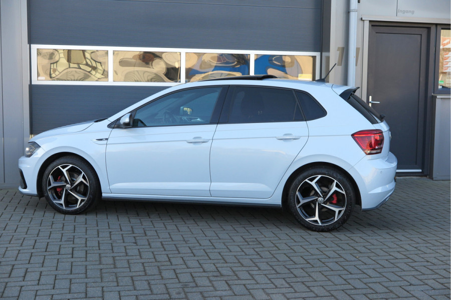 Volkswagen Polo 1.5 TSI 150pk DSG 3x R-line Highline Led , Panorama schuifdak, Virtual cockpit , Stoelverwarming , PDC, DAB+, Carplay, Achteruitrijcamera , LMV , etc.   (nieuwe APK)