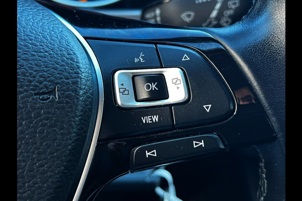 Volkswagen Touran 1.5 TSI Highline 7p Carplay__Clima_17''LMV
