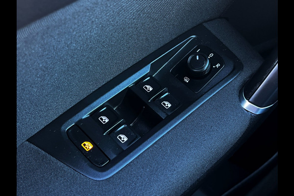 Volkswagen Touran 1.5 TSI Highline 7p Carplay__Clima_17''LMV