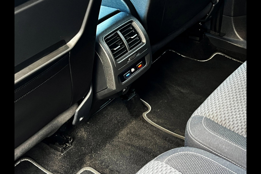 Volkswagen Touran 1.5 TSI Highline 7p Carplay__Clima_17''LMV