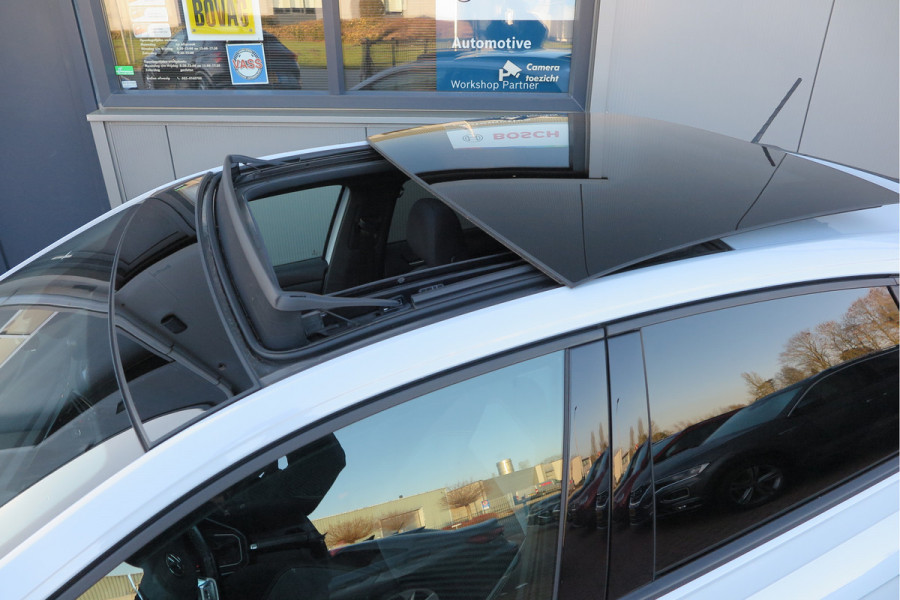 Volkswagen Polo 1.5 TSI 150pk DSG 3x R-line Highline Led , Panorama schuifdak, Virtual cockpit , Stoelverwarming , PDC, DAB+, Carplay, Achteruitrijcamera , LMV , etc.   (nieuwe APK)