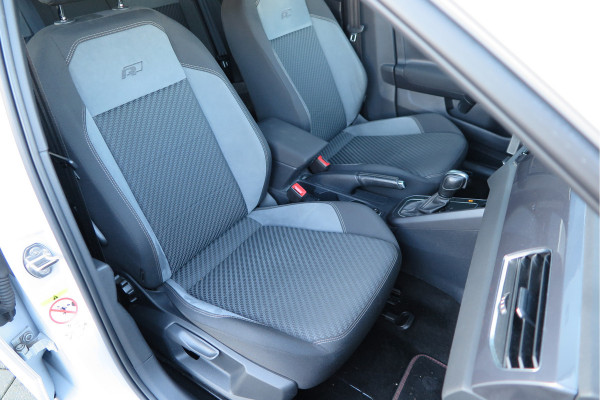 Volkswagen Polo 1.5 TSI 150pk DSG 3x R-line Highline Led , Panorama schuifdak, Virtual cockpit , Stoelverwarming , PDC, DAB+, Carplay, Achteruitrijcamera , LMV , etc.   (nieuwe APK)