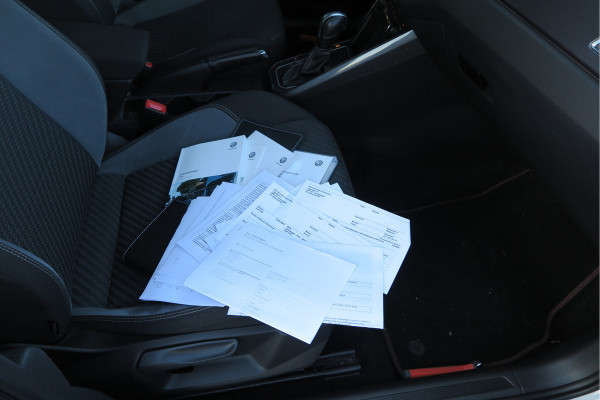 Volkswagen Polo 1.5 TSI 150pk DSG 3x R-line Highline Led , Panorama schuifdak, Virtual cockpit , Stoelverwarming , PDC, DAB+, Carplay, Achteruitrijcamera , LMV , etc.   (nieuwe APK)