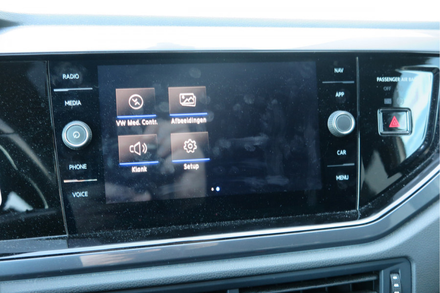 Volkswagen Polo 1.5 TSI 150pk DSG 3x R-line Highline Led , Panorama schuifdak, Virtual cockpit , Stoelverwarming , PDC, DAB+, Carplay, Achteruitrijcamera , LMV , etc.   (nieuwe APK)