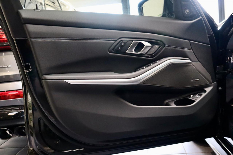 BMW 3-serie 330e LCI FACELIFT M Sport|Pano|Hud|HK|VOL