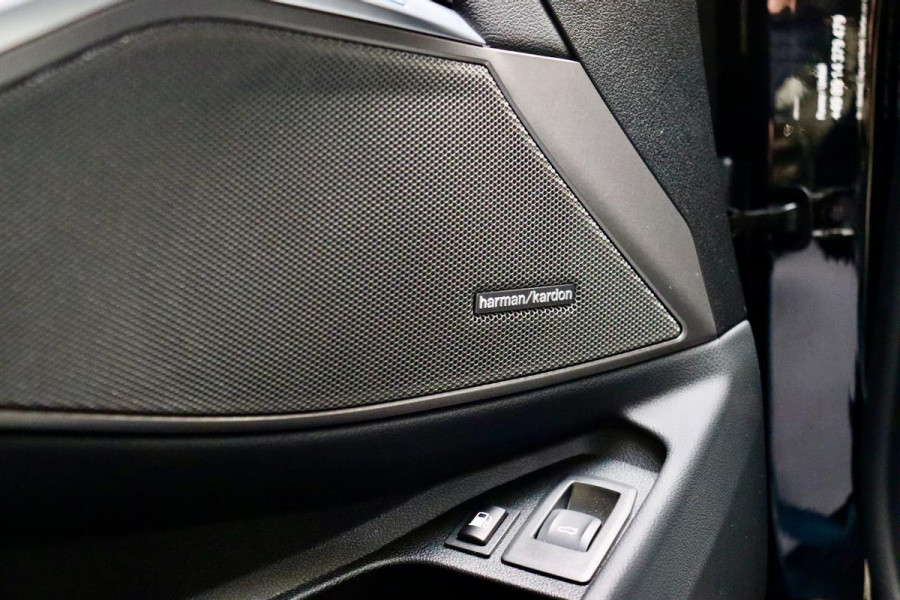 BMW 3-serie 330e LCI FACELIFT M Sport|Pano|Hud|HK|VOL