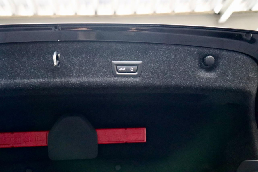 BMW 3-serie 330e LCI FACELIFT M Sport|Pano|Hud|HK|VOL