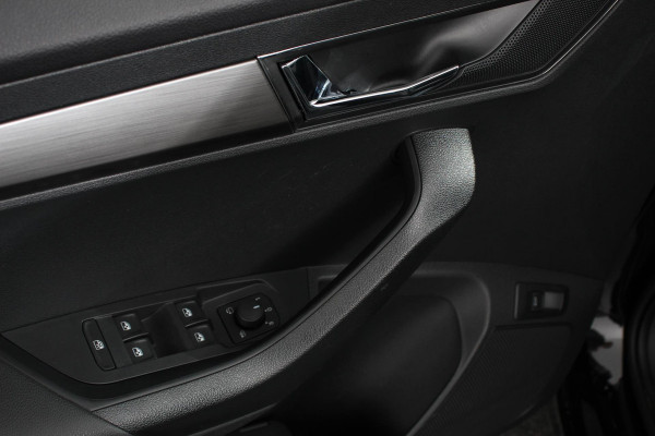 Škoda Karoq 1.5 TSI DSG Style Celebration | Navigatie | Adaptive Cruise Control | Lane/Side Assist | 18 Inch Lichtmetalen Velgen |