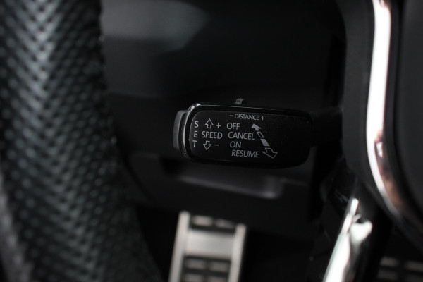 Škoda Karoq 1.5 TSI DSG Style Celebration | Navigatie | Adaptive Cruise Control | Lane/Side Assist | 18 Inch Lichtmetalen Velgen |