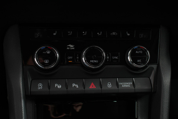 Škoda Karoq 1.5 TSI DSG Style Celebration | Navigatie | Adaptive Cruise Control | Lane/Side Assist | 18 Inch Lichtmetalen Velgen |