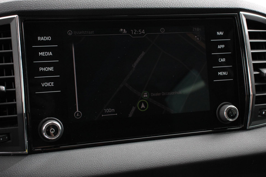 Škoda Karoq 1.5 TSI DSG Style Celebration | Navigatie | Adaptive Cruise Control | Lane/Side Assist | 18 Inch Lichtmetalen Velgen |