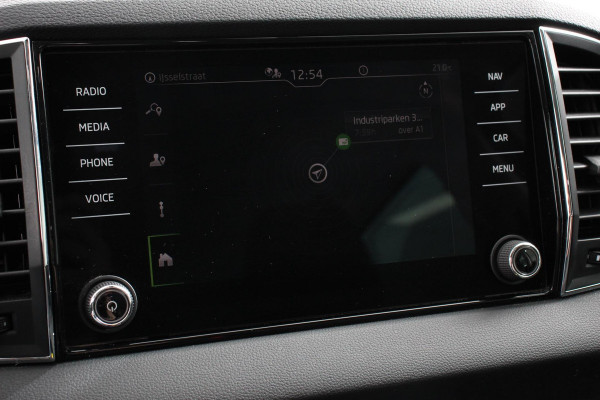 Škoda Karoq 1.5 TSI DSG Style Celebration | Navigatie | Adaptive Cruise Control | Lane/Side Assist | 18 Inch Lichtmetalen Velgen |