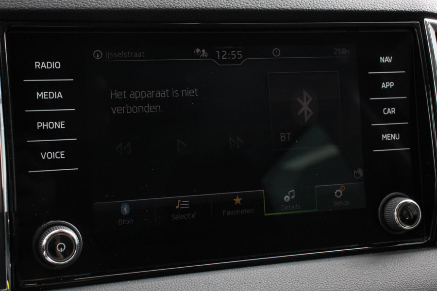 Škoda Karoq 1.5 TSI DSG Style Celebration | Navigatie | Adaptive Cruise Control | Lane/Side Assist | 18 Inch Lichtmetalen Velgen |