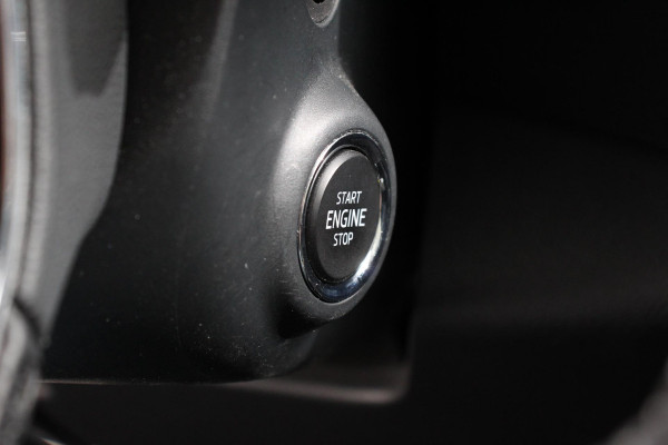 Škoda Karoq 1.5 TSI DSG Style Celebration | Navigatie | Adaptive Cruise Control | Lane/Side Assist | 18 Inch Lichtmetalen Velgen |