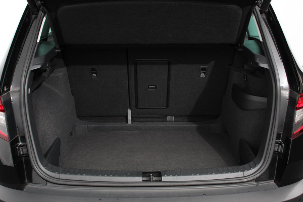 Škoda Karoq 1.5 TSI DSG Style Celebration | Navigatie | Adaptive Cruise Control | Lane/Side Assist | 18 Inch Lichtmetalen Velgen |