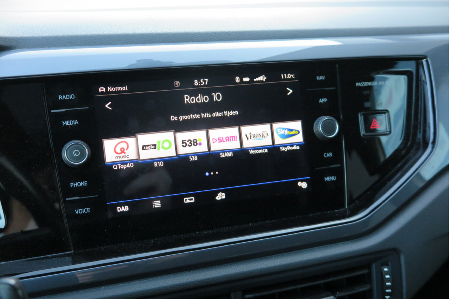 Volkswagen Polo 1.5 TSI 150pk DSG 3x R-line Highline Led , Panorama schuifdak, Virtual cockpit , Stoelverwarming , PDC, DAB+, Carplay, Achteruitrijcamera , LMV , etc.   (nieuwe APK)