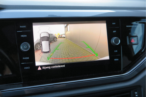 Volkswagen Polo 1.5 TSI 150pk DSG 3x R-line Highline Led , Panorama schuifdak, Virtual cockpit , Stoelverwarming , PDC, DAB+, Carplay, Achteruitrijcamera , LMV , etc.   (nieuwe APK)