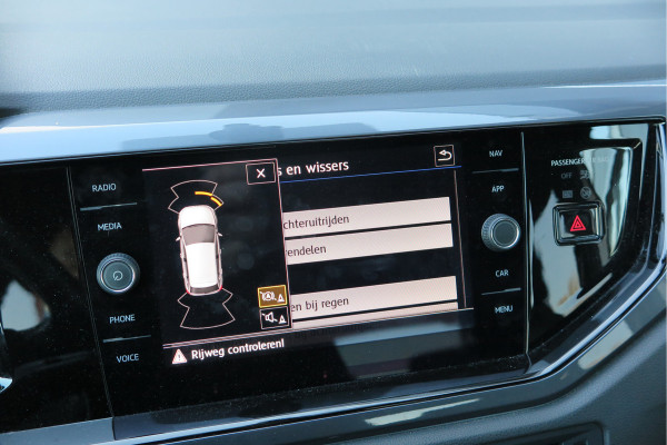 Volkswagen Polo 1.5 TSI 150pk DSG 3x R-line Highline Led , Panorama schuifdak, Virtual cockpit , Stoelverwarming , PDC, DAB+, Carplay, Achteruitrijcamera , LMV , etc.   (nieuwe APK)