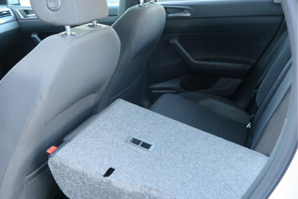 Volkswagen Polo 1.5 TSI 150pk DSG 3x R-line Highline Led , Panorama schuifdak, Virtual cockpit , Stoelverwarming , PDC, DAB+, Carplay, Achteruitrijcamera , LMV , etc.   (nieuwe APK)