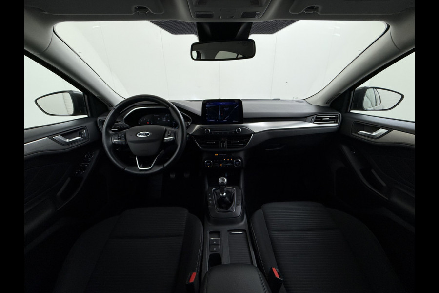 Ford FOCUS Wagon 1.0T 126PK Trekhaak Navi Dual-Ecc Apple Carplay Android Auto Stoel+Voorruitverwarming Cruise Control Pdc Titanium Business Lmv Led Privacy Glas Lane Assist TCS Keyless Licht-/Regensensor 1e Eigenaar Origineel Nederlandse Auto Dealeronderhouden