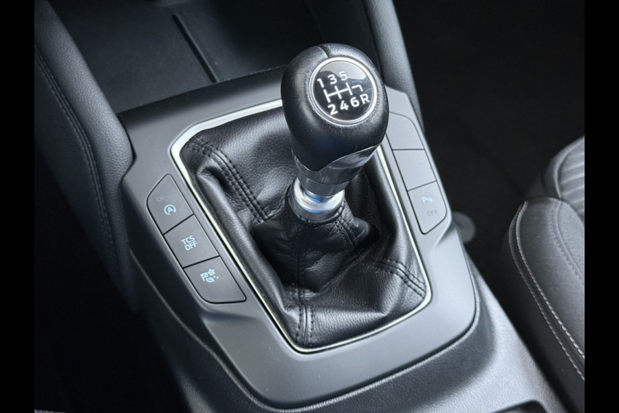 Ford FOCUS Wagon 1.0T 126PK Trekhaak Navi Dual-Ecc Apple Carplay Android Auto Stoel+Voorruitverwarming Cruise Control Pdc Titanium Business Lmv Led Privacy Glas Lane Assist TCS Keyless Licht-/Regensensor 1e Eigenaar Origineel Nederlandse Auto Dealeronderhouden