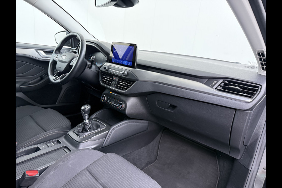 Ford FOCUS Wagon 1.0T 126PK Trekhaak Navi Dual-Ecc Apple Carplay Android Auto Stoel+Voorruitverwarming Cruise Control Pdc Titanium Business Lmv Led Privacy Glas Lane Assist TCS Keyless Licht-/Regensensor 1e Eigenaar Origineel Nederlandse Auto Dealeronderhouden