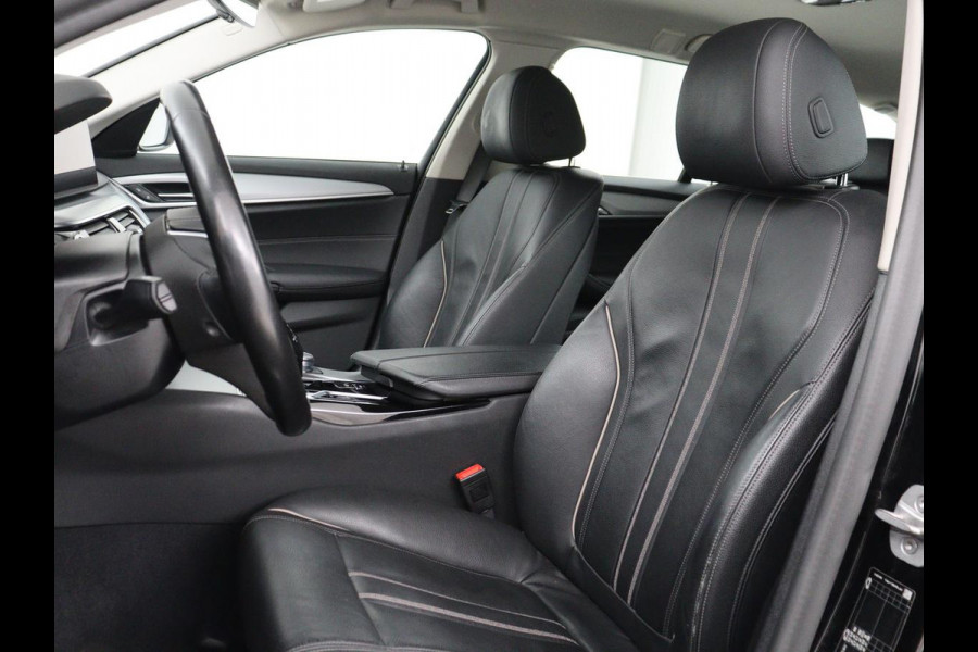 BMW 5 Serie 530e Executive | Leder | Trekhaak | Stoelverwarming | Live Cockpit | Carplay | Achterbankverwarming | Navigatie | Parkeerhulp |