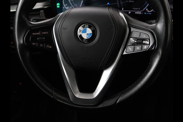 BMW 5 Serie 530e Executive | Leder | Trekhaak | Stoelverwarming | Live Cockpit | Carplay | Achterbankverwarming | Navigatie | Parkeerhulp |