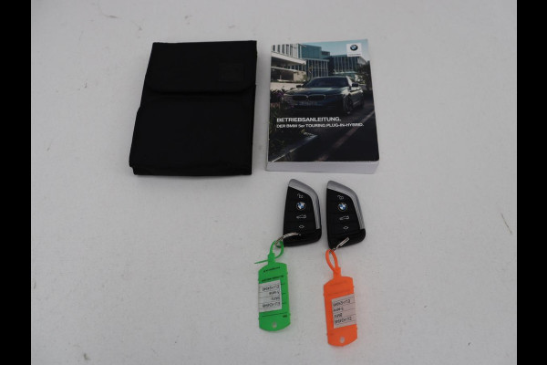 BMW 5 Serie 530e Executive | Leder | Trekhaak | Stoelverwarming | Live Cockpit | Carplay | Achterbankverwarming | Navigatie | Parkeerhulp |