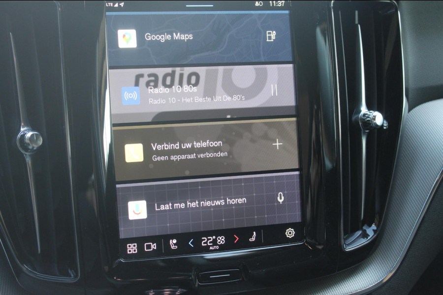 Volvo XC60 T8 455PK Automaat AWD Plus Black Edition Panoramisch schuif-kanteldak / Google infotainment / Adaptieve cruise control / 21" lichtmetalen velgen / Parkeersensoren voor en achter met camera