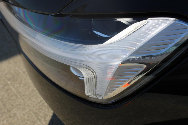 Volvo XC60 T8 455PK Automaat AWD Plus Black Edition Panoramisch schuif-kanteldak / Google infotainment / Adaptieve cruise control / 21" lichtmetalen velgen / Parkeersensoren voor en achter met camera