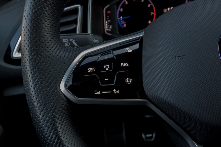 Volkswagen T-Roc 1.0 TSI R-Line Business | CAMERA | STOELVERWARMING | EERSTE EIGENAAR | ACC