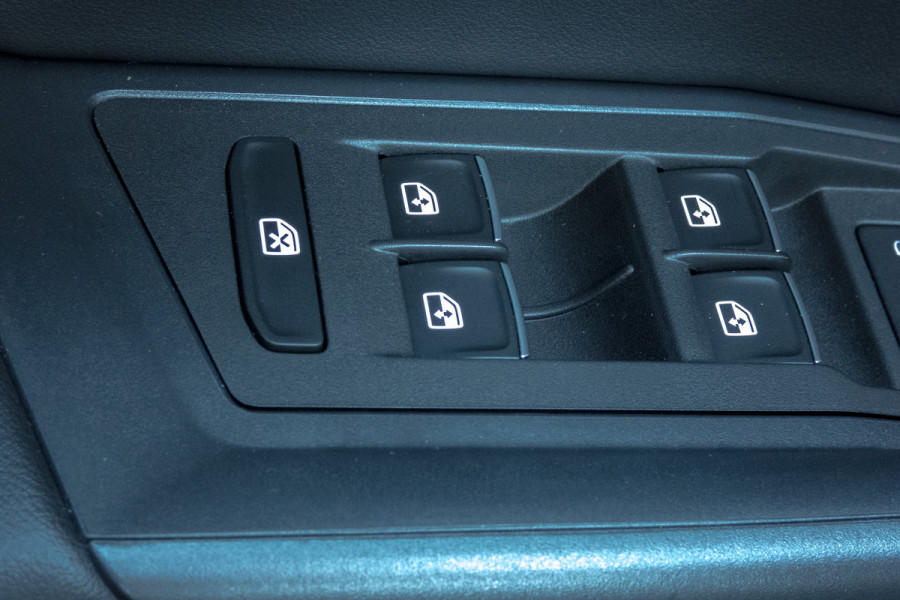 Volkswagen T-Roc 1.0 TSI R-Line Business | CAMERA | STOELVERWARMING | EERSTE EIGENAAR | ACC