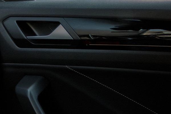 Volkswagen T-Roc 1.0 TSI R-Line Business | CAMERA | STOELVERWARMING | EERSTE EIGENAAR | ACC