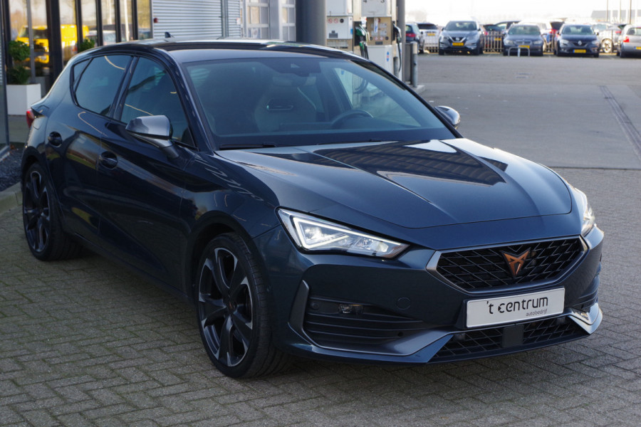 CUPRA Leon 1.4 e-Hybrid VZ 245 PK Adrenaline PHEV, Stuur-Startknop, WInterpakket, Camera, Carplay, 19" LM