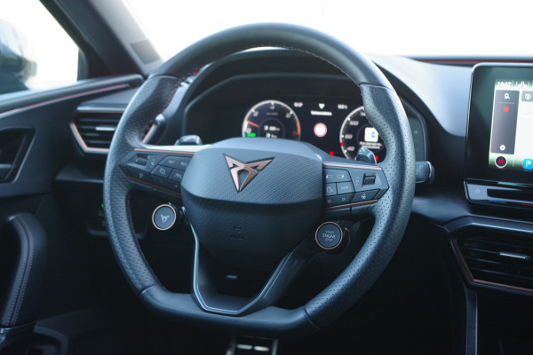 CUPRA Leon 1.4 e-Hybrid VZ 245 PK Adrenaline PHEV, Stuur-Startknop, WInterpakket, Camera, Carplay, 19" LM