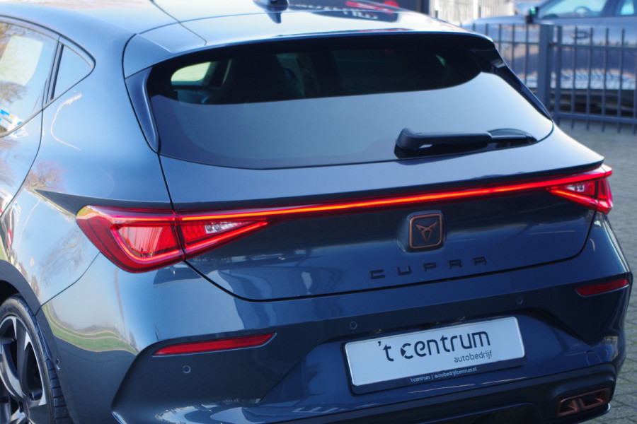 CUPRA Leon 1.4 e-Hybrid VZ 245 PK Adrenaline PHEV, Stuur-Startknop, WInterpakket, Camera, Carplay, 19" LM