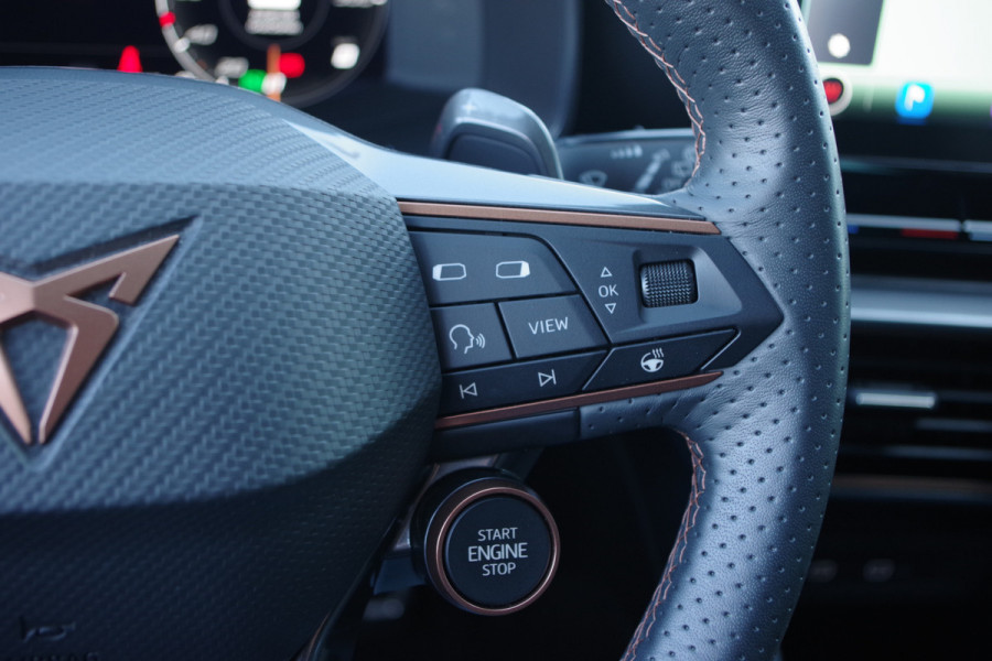 CUPRA Leon 1.4 e-Hybrid VZ 245 PK Adrenaline PHEV, Stuur-Startknop, WInterpakket, Camera, Carplay, 19" LM