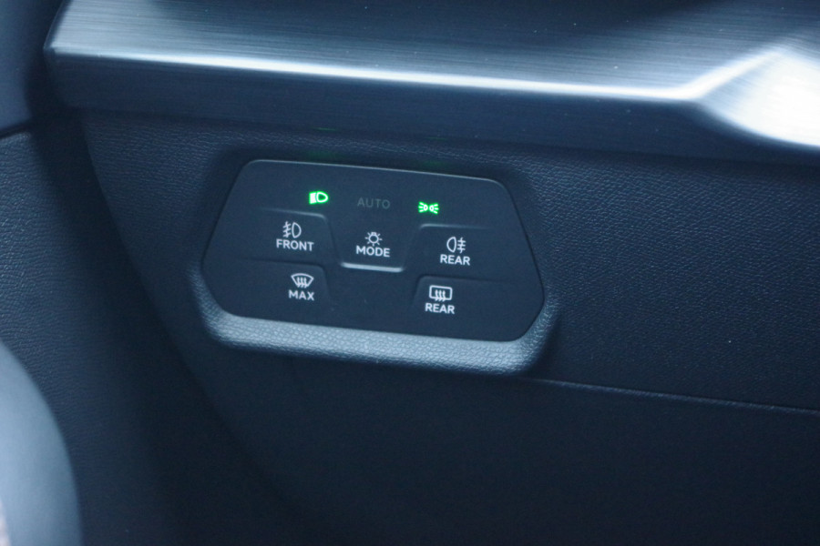 CUPRA Leon 1.4 e-Hybrid VZ 245 PK Adrenaline PHEV, Stuur-Startknop, WInterpakket, Camera, Carplay, 19" LM