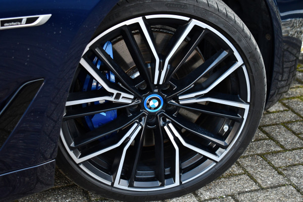 BMW 5 Serie 545e xDrive M-Sport Pano ACC HUD 20inch 360 Laser HiFi Adp-demping