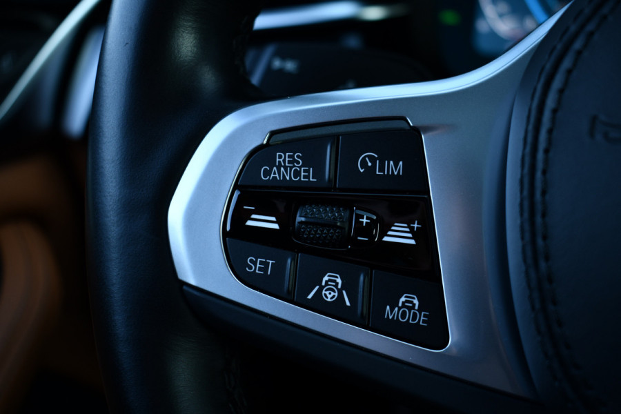 BMW 5 Serie 545e xDrive M-Sport Pano ACC HUD 20inch 360 Laser HiFi Adp-demping