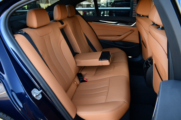 BMW 5 Serie 545e xDrive M-Sport Pano ACC HUD 20inch 360 Laser HiFi Adp-demping