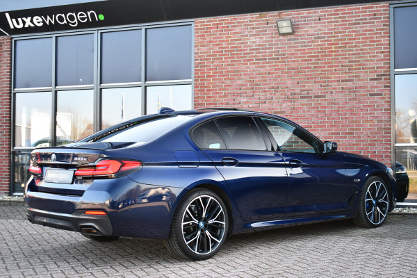BMW 5 Serie 545e xDrive M-Sport Pano ACC HUD 20inch 360 Laser HiFi Adp-demping