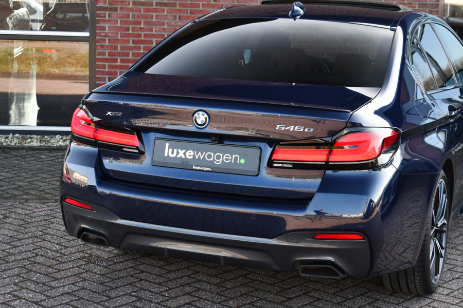 BMW 5 Serie 545e xDrive M-Sport Pano ACC HUD 20inch 360 Laser HiFi Adp-demping