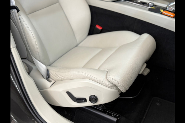 Volvo XC60 2.0 T6 Plug-in AWD Inscription | VOL! | Pano | Luchtvering | Trekhaak | Xenium Pakket | Int.Safe PRO Pakket | HUD | NAP
