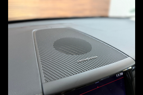 Volvo XC60 2.0 T6 Plug-in AWD Inscription | VOL! | Pano | Luchtvering | Trekhaak | Xenium Pakket | Int.Safe PRO Pakket | HUD | NAP