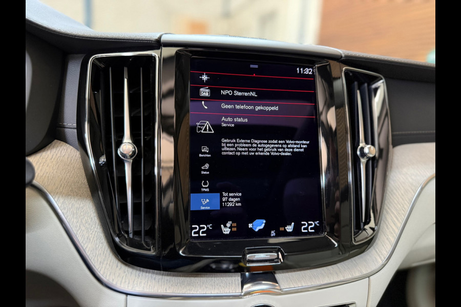 Volvo XC60 2.0 T6 Plug-in AWD Inscription | VOL! | Pano | Luchtvering | Trekhaak | Xenium Pakket | Int.Safe PRO Pakket | HUD | NAP